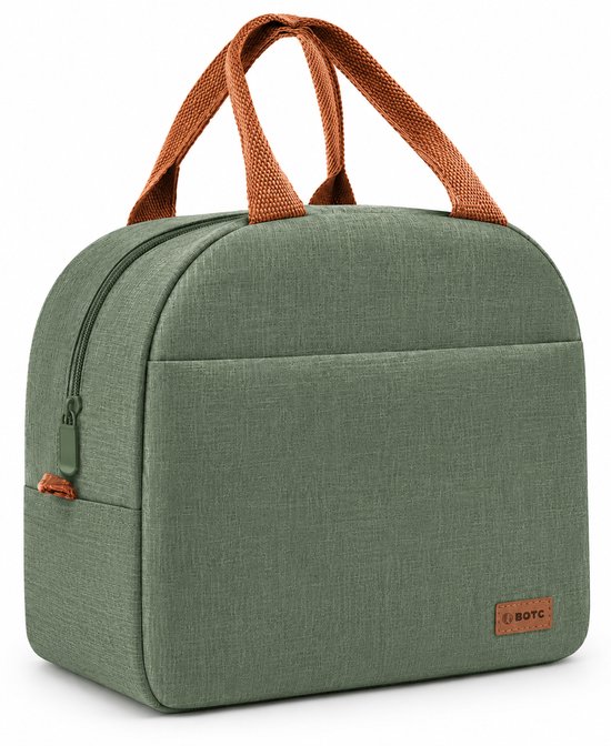 Sac à lunch vert avec poignées marron et un logo marron avec 'BOTC' dessus. Le sac est sur fond blanc.