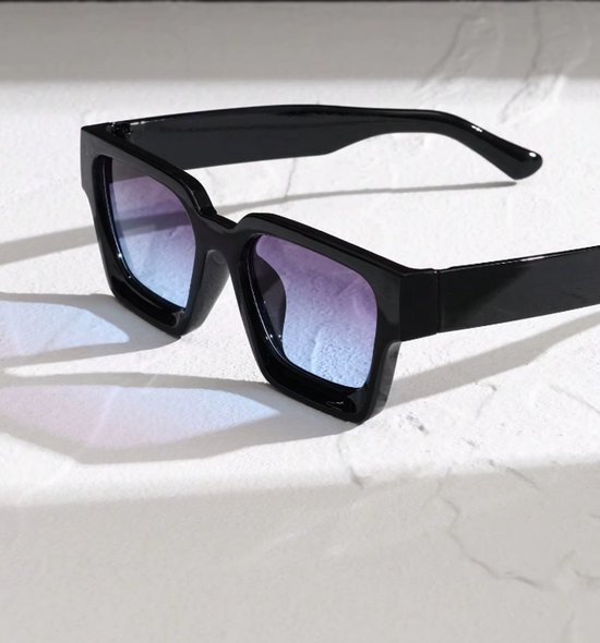 Zwart Strakke Zonnebril Met Paars/Blauwe Glazen - Strak & Casual Design - Comfortabel - Breed Frame — afbeelding 2