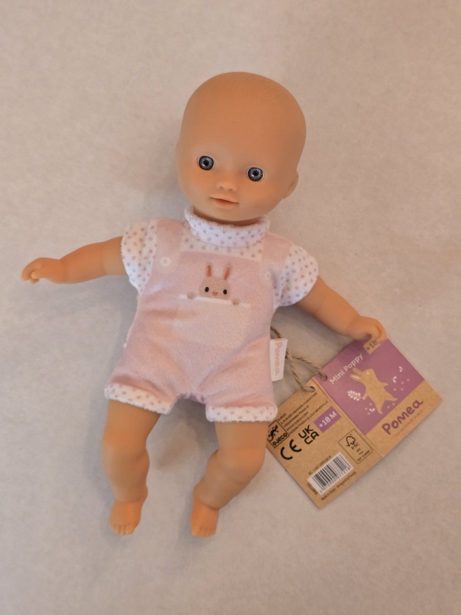 Djeco poppen speelgoed - POMEA COLLECTION BABY POMEA Mini Poppy.