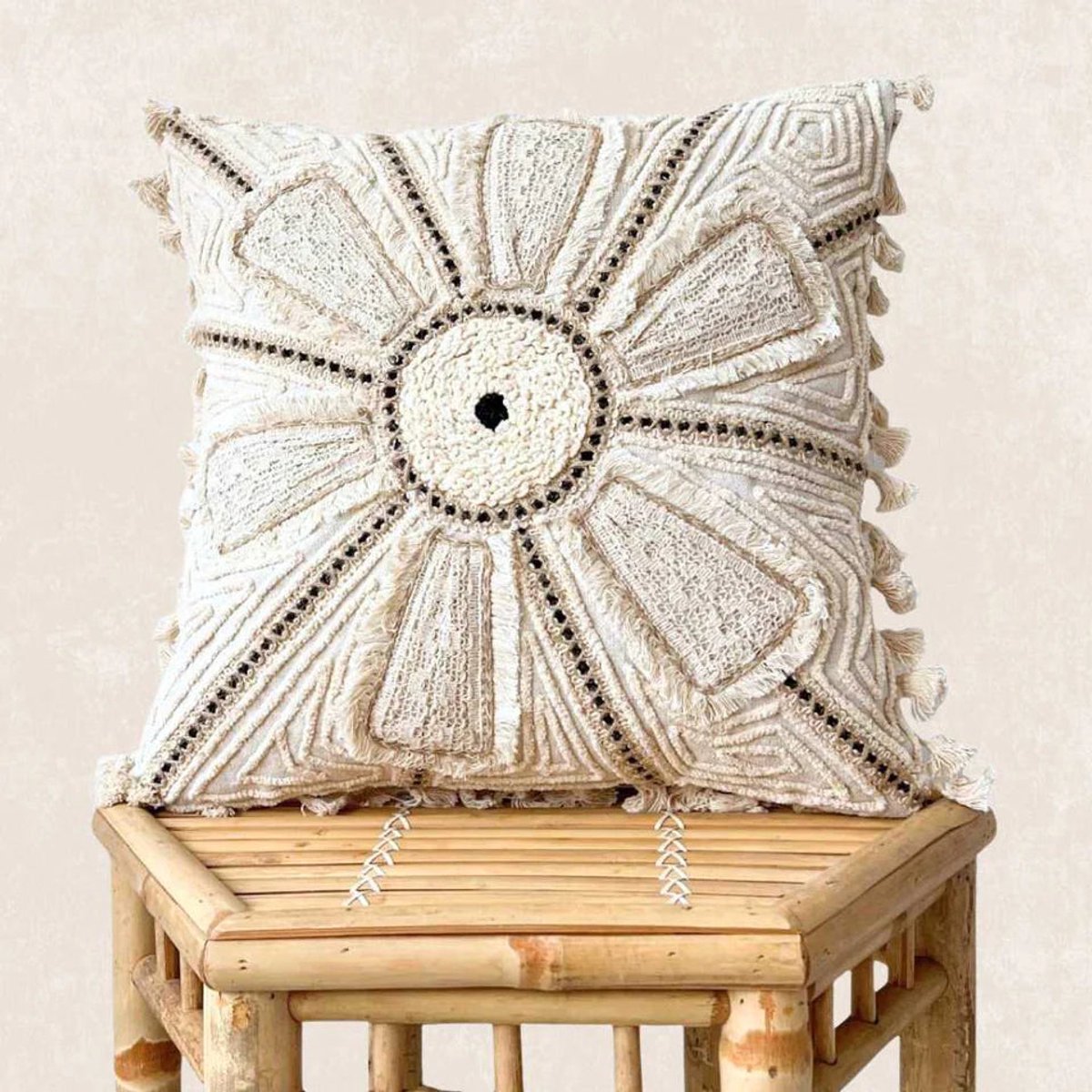 TFP Artisanal Embellished Cushion Cover - Sierkussenhoes | Rhea - 45 x 45 cm - 100% Organic Cotton (GOTS Certified) - Handmade in India - natural white, cream