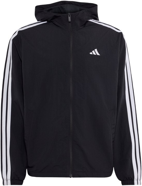 Zwart Adidas windjack met capuchon, witte mouwstrepen en wit Adidas-logo op de linkerborst.