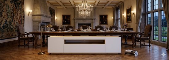 Lange, witte tv-kast met houten accenten in een klassieke eetkamer.