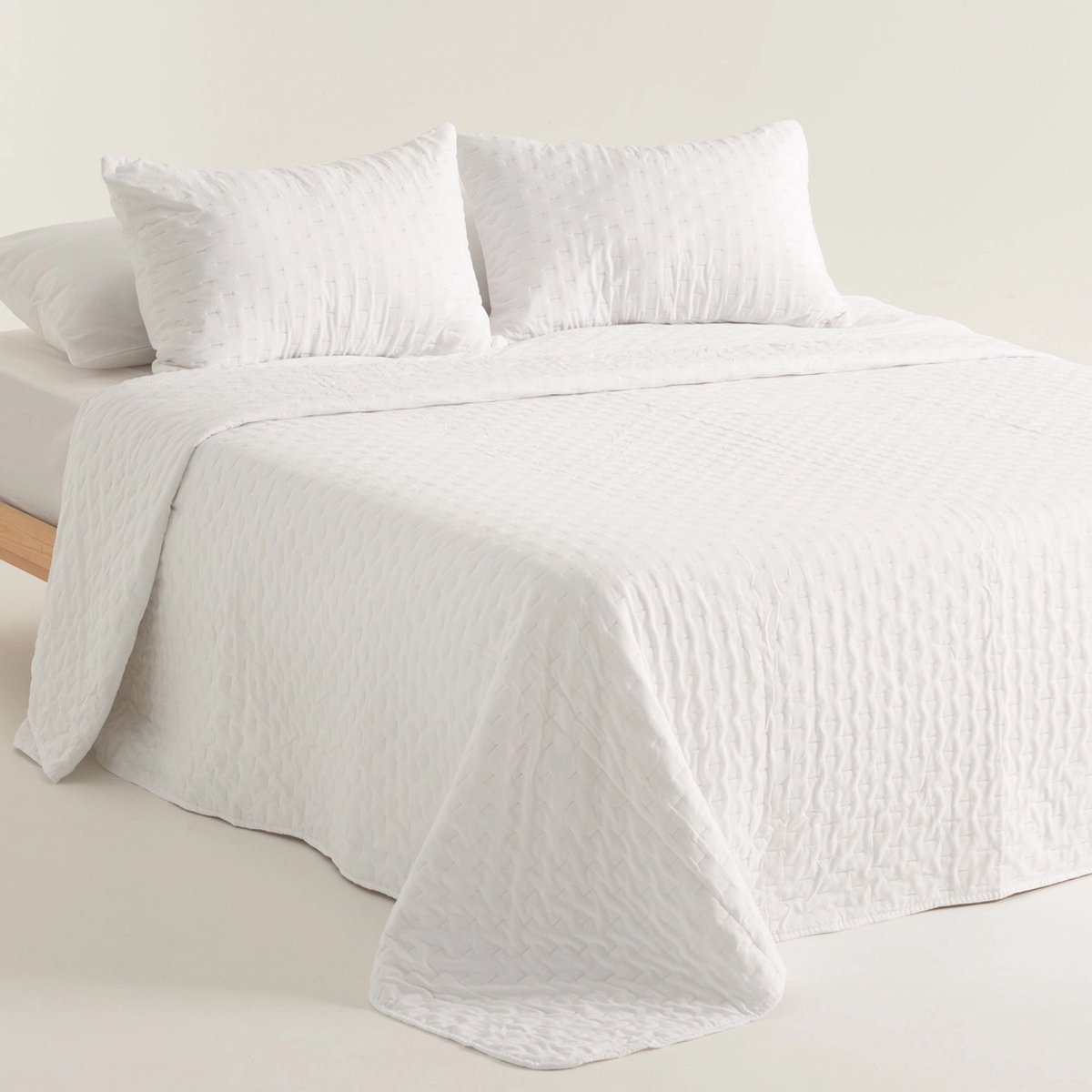 GAMUSI Nara Sprei - Gewatteerd - Superzacht - 200 x 270 cm + 2 Kussenslopen - Wit - Lichtgewicht Quilt - OEKO-TEX