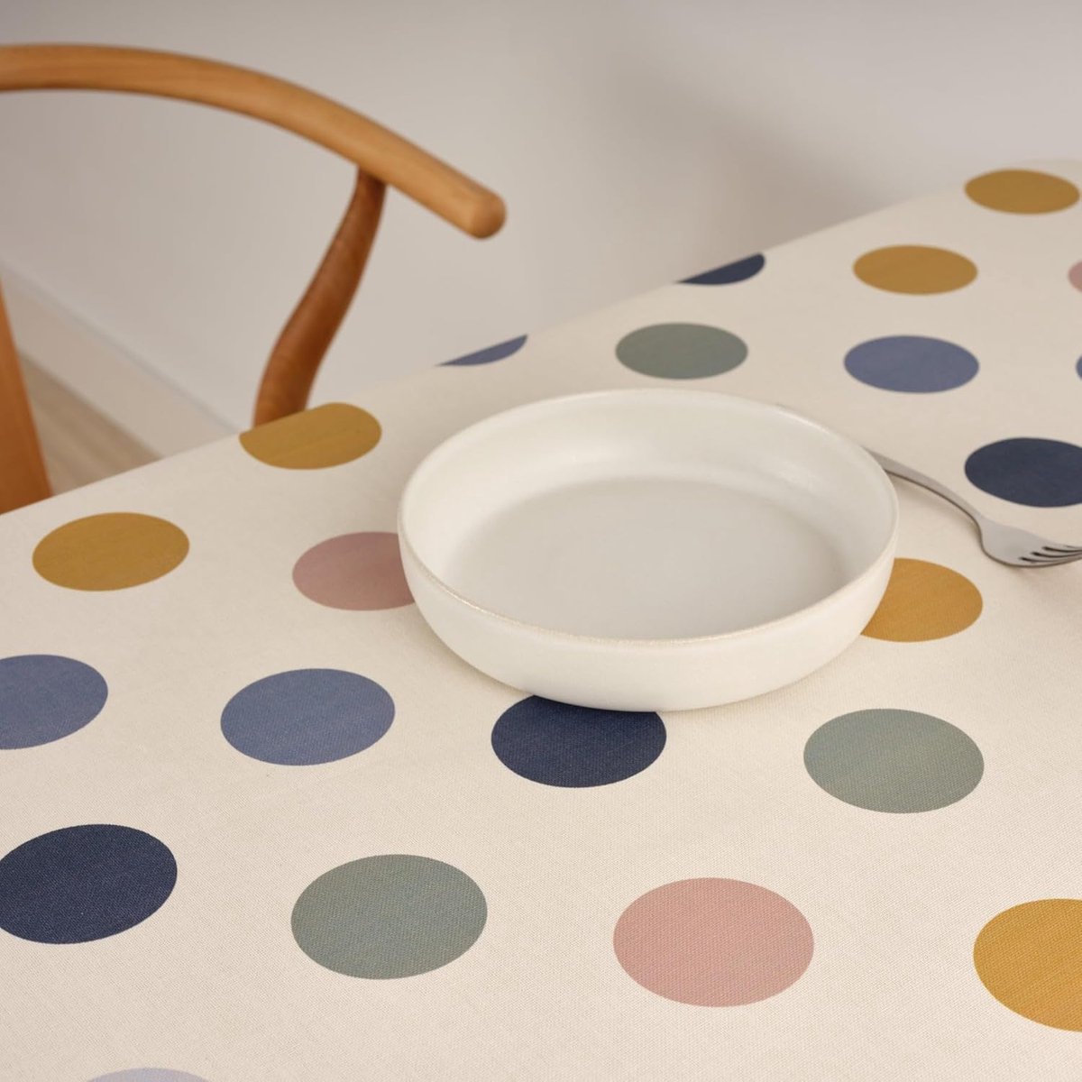 Tafelkleed XL - Vlekbestendig Kleed - Tafel Beschermen - Biologisch Katoen - 180 x 180 cm - Meerkleurig Gestippeld