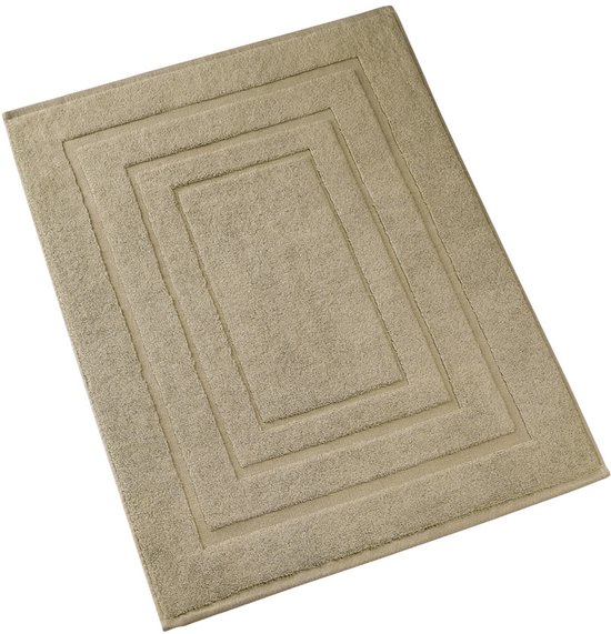 Tapis de bain beige avec motifs rectangulaires concentriques.