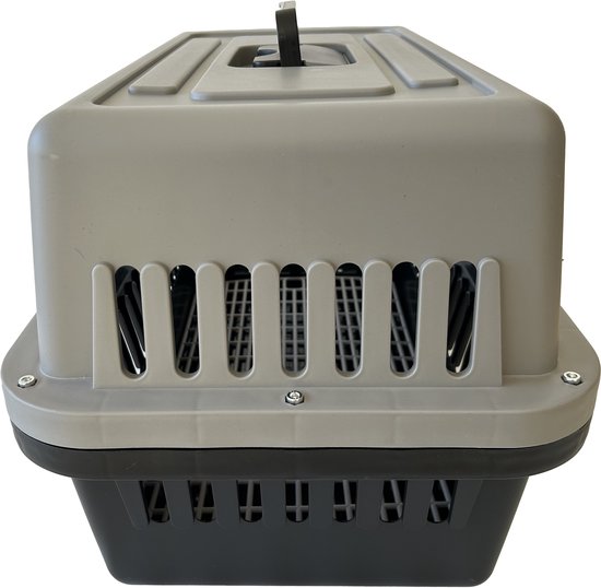 Grijze en zwarte reismand met ventilatieopeningen aan de voor- en zijkant.