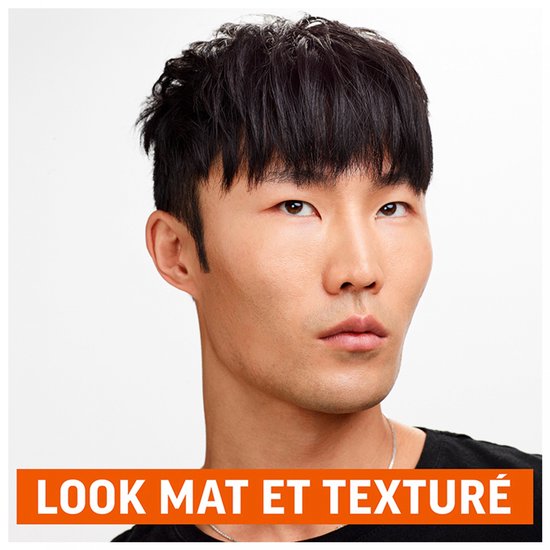 Man met donkere, getextureerde kuif en tekst "LOOK MAT ET TEXTURÉ".