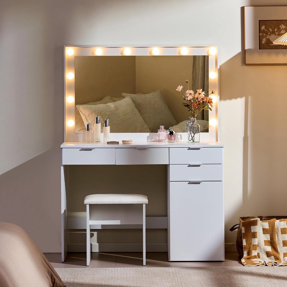 Luxe Hollywood LED Kaptafel met Spiegel, 4 Laden en Opbergkast – Make-up Tafel met Verlichting, Krukje en Grote Opslag (105×40×140 cm)