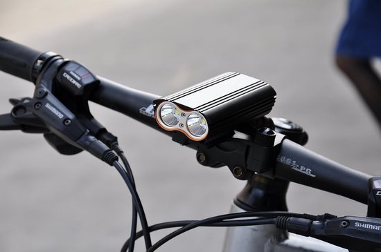 Fietslamp USB Oplaadbaar - Fietsverlichting Voorlamp - Veilig Fietsen - 2000 Lumen XM-L2 LED - 300 meter bereik - Zwart — afbeelding 4