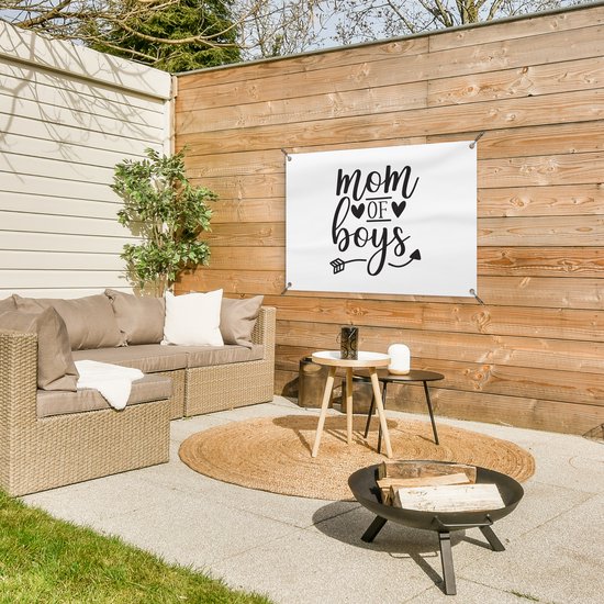 Citation de la fête des mères `` maman des garçons '' sur fond blanc affiche de jardin 90x60 cm