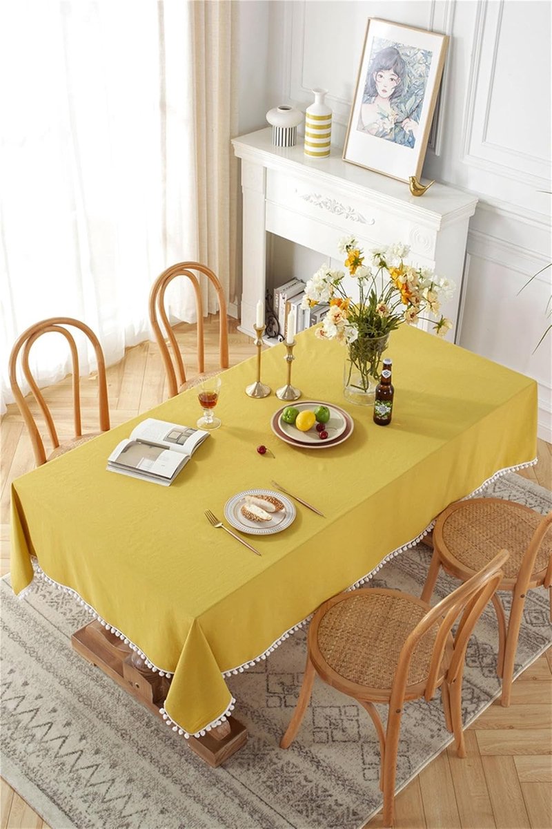 Tafelkleed - Lace kleed - Eettafel decoratie - Met fluwelen bal - 140 x 180 cm - Geel