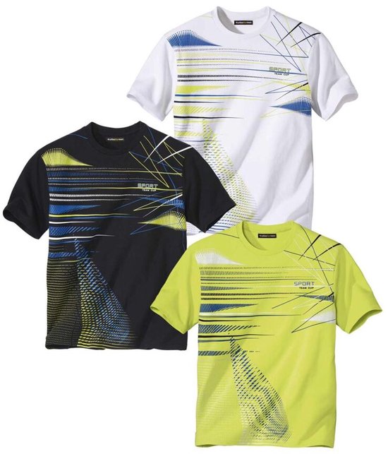 Set van drie T-shirts: wit, zwart en lichtgroen, elk met een blauwe, gele en zwarte sportprint.