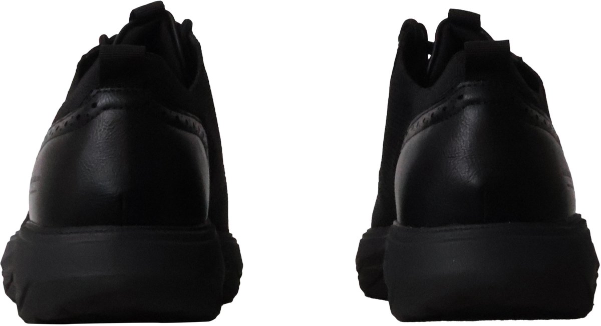 Sneakers met veters