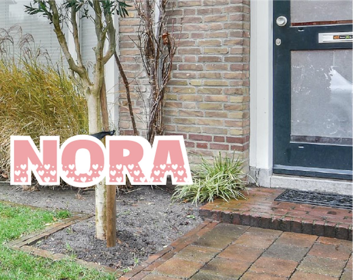 StudioJitske | geboortebord 50cm, raamsticker, raambord | naam met hartjes