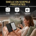 Vrouw zit op de bank te lezen op een 6" e-reader met Wi-Fi en ingebouwde speakers.
