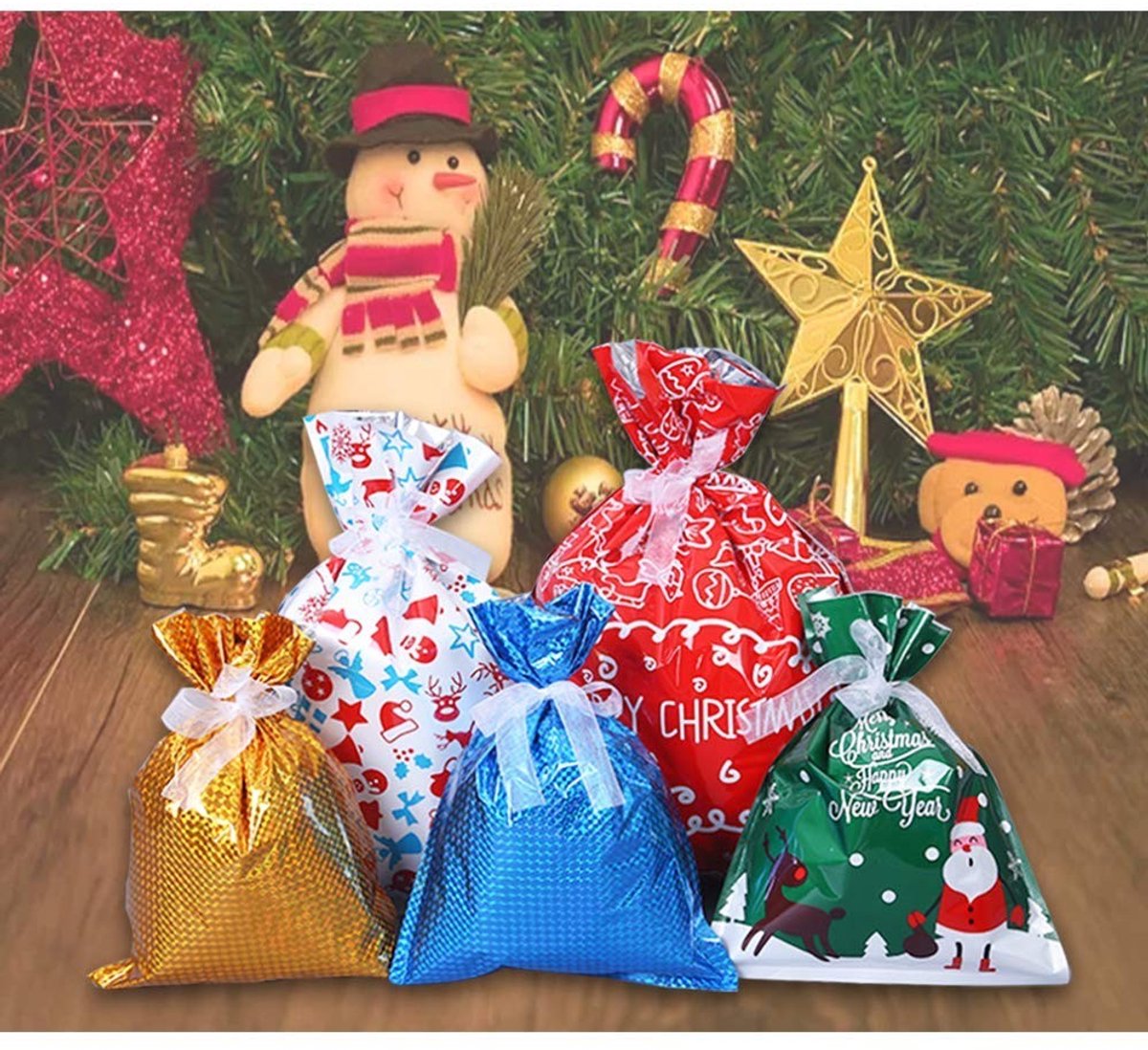 VLEMICO- Geschenkzakken 30 Stuks - Kerst Trekkoord - 5 Ontwerpen - Grote/Middelgrote/Kleine Maten - OPP/Aluminium Folie - Comfortabele Textuur - Cadeautassen