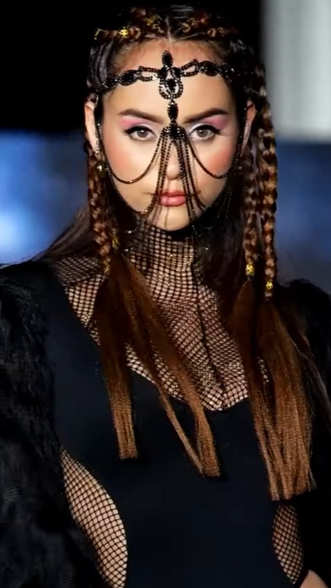 Mystical Allure – Luxe Zwarte Face Jewelry met Kettingen & Kristallen | Geleverd in luxe Satijnen Giftzakje | Gezichtssierraad | Bruiloft | Clubwear | Carnaval | Juweel | Ketting | BDSM Headpiece | Festival | Fetish | One Size | Dare to Undress