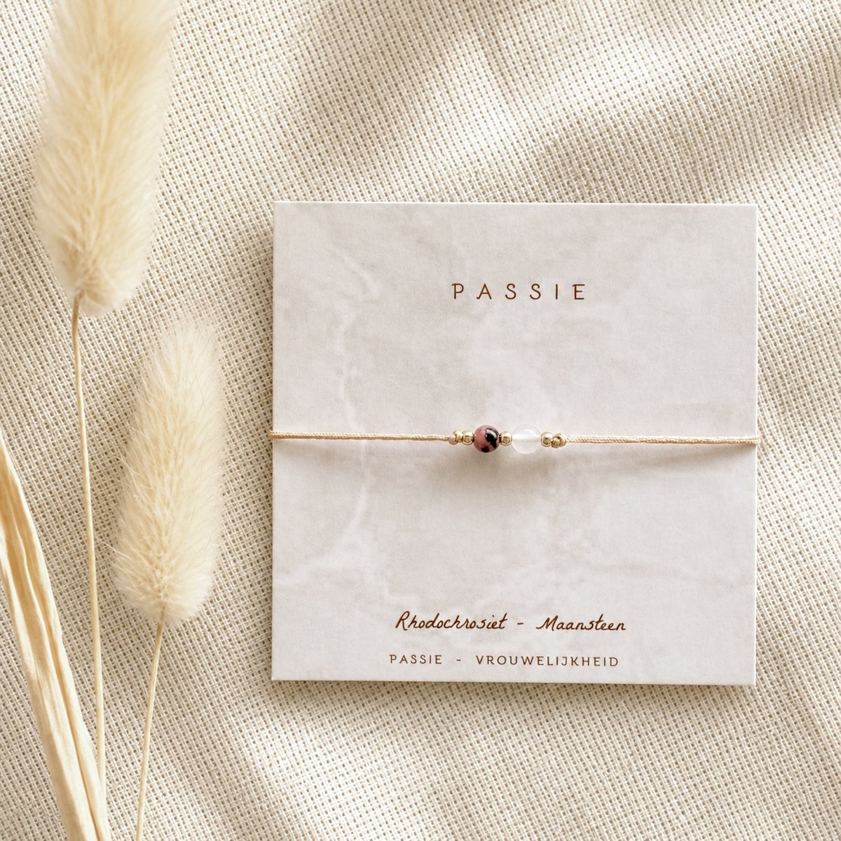 Armbandje edelstenen met kaartje - Passie - Rhodochrosiet Maansteen - Passie Vrouwelijkheid - Cadeautip