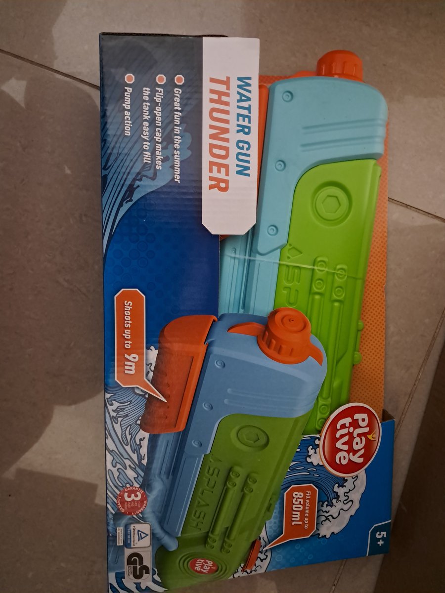 Playtive Waterpistool Thunder - tot 9m Reikwijdte - Inhoud tot 850 ML