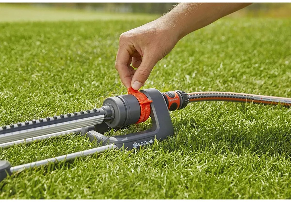 Gardena Arroseur oscillant Aqua M - Arroseur de jardin - 110 à 250 m²