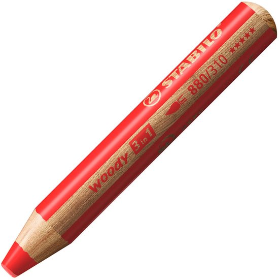 Een rood STABILO Woody 3 in 1 potlood met tekst