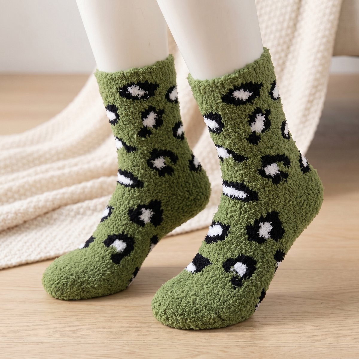 Fluffy Dames Sokken - huissokken - groen - gestipt - panter print - 36 - 40 - Drukvrije boord - cadeau voor haar - Valentijn - Kerst cadeau - geschenk vrouwen - verjaardagscadeau - extra zacht