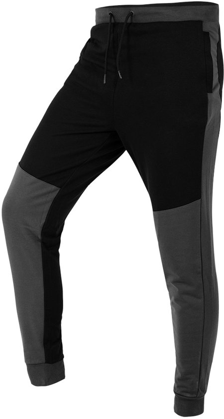 Grijze en zwarte werkbroek met oranje en grijze vlakken. Met koord in de taille.