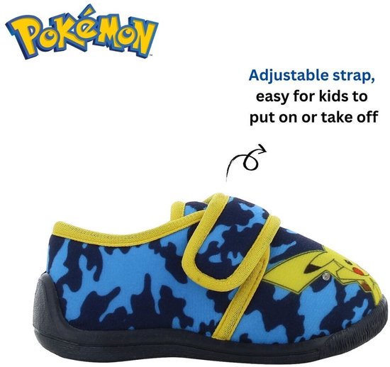 Blauwe pantoffel met camouflageprint, gele band en opdruk van Pikachu. "Adjustable strap, easy for kids to put on or take off".