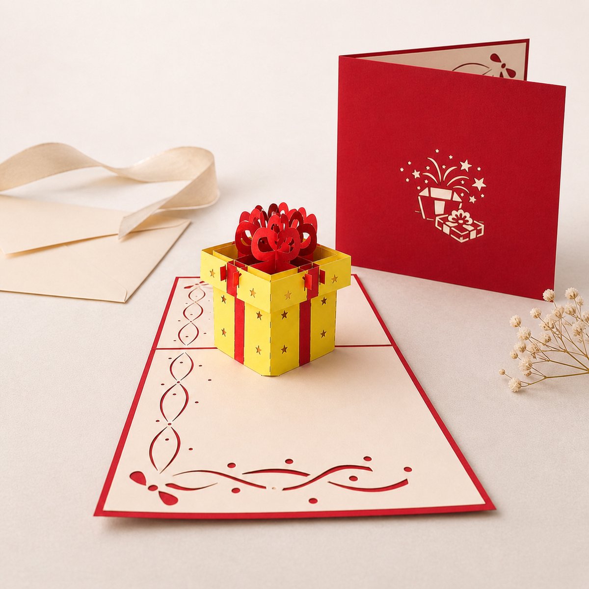 Paperbloom Pop Up Kaart Cadeau - 3D Wenskaart Verjaardag - Rode Luxe Verrassingskaart met Cadeau Doos - Felicitatiekaart