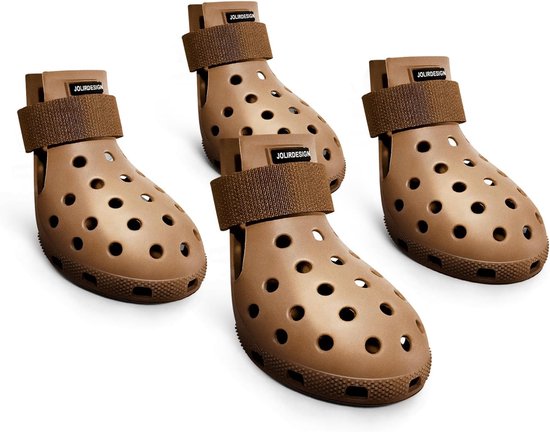 Vier bruine hondenschoenen met klittenbandsluiting en ronde ventilatiegaten.