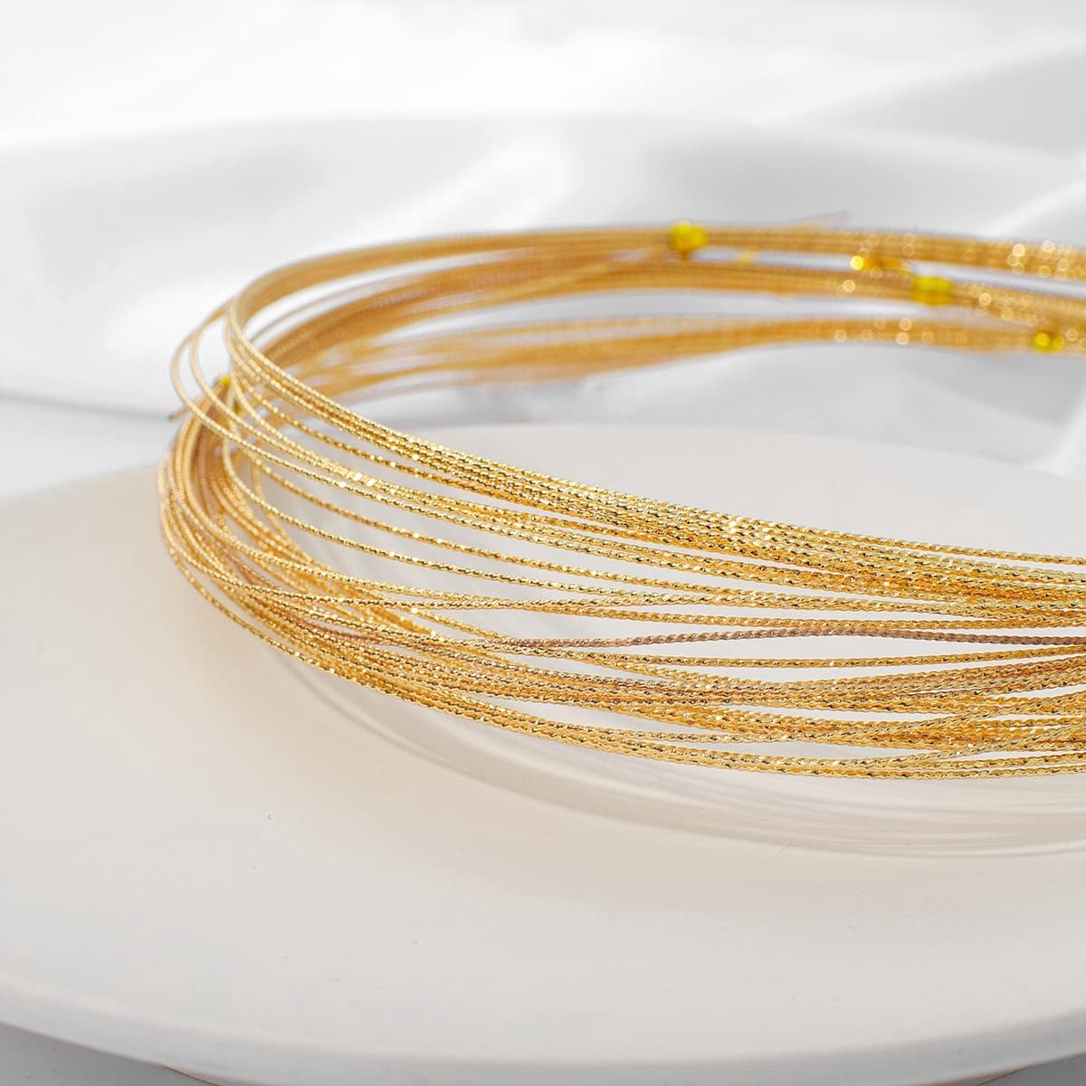 Dunne Kralendraad voor DIY Sieraden, Bloemendraad en Stringen van Armbanden, Oorbellen en Kettingen - Goud 1m x 1mm