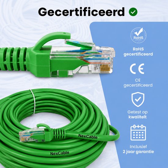 Close-up van groene NexCable CAT6 UTP netwerkkabel met transparante RJ45-connector. Certificeringen: RoHS, CE, getest op kwaliteit, 2 jaar garantie.