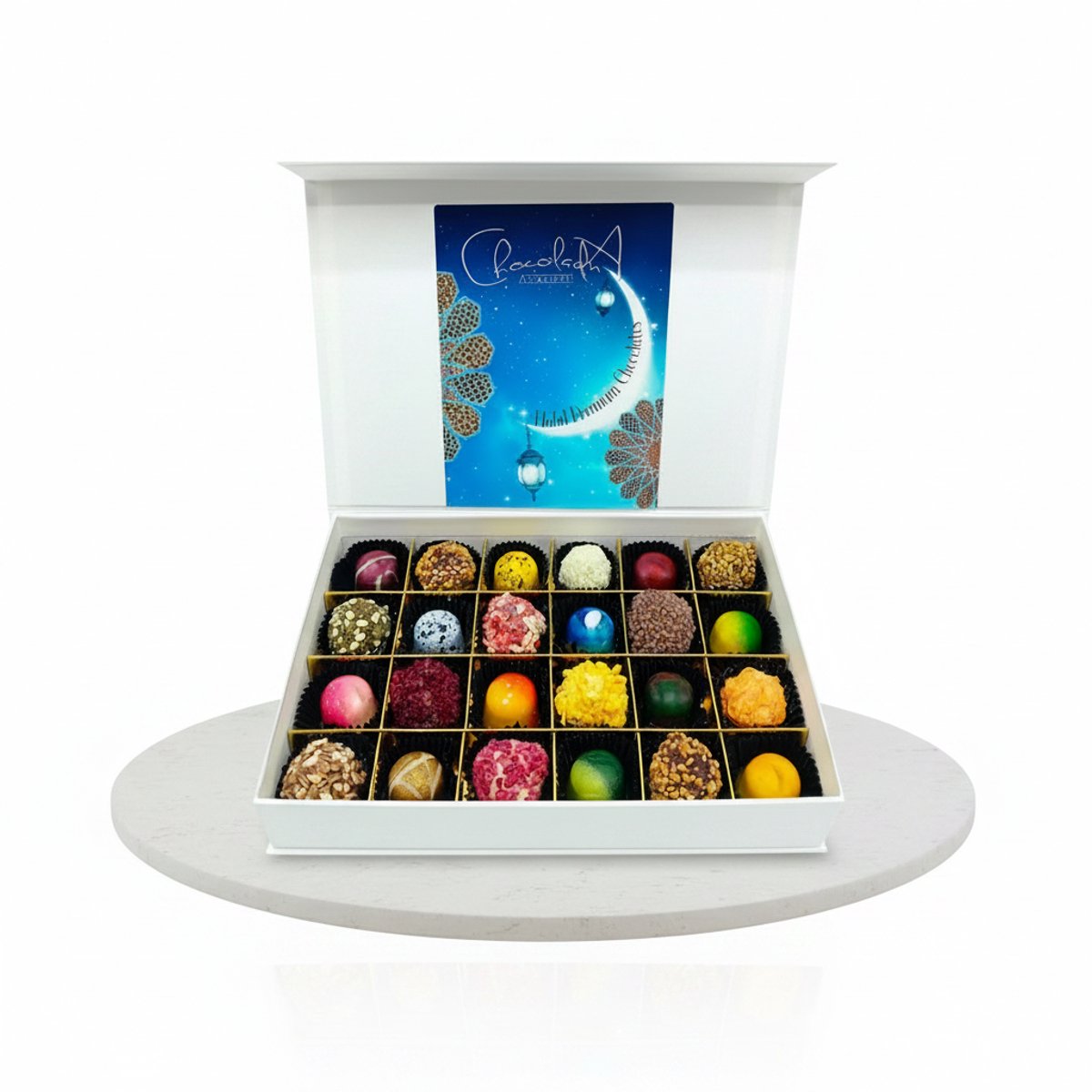 Chocoseum en Chocoladna Luxe chocolade cadeau Chocoladna Luxe Halal Box - relatiegeschenk met 24 bonbons en truffels