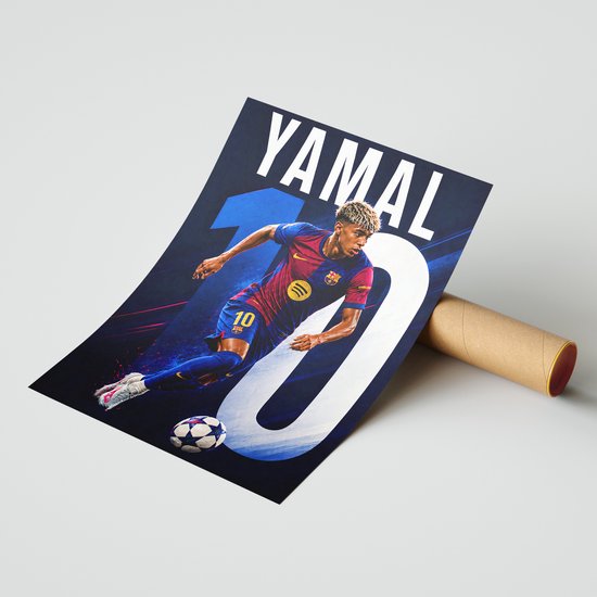 Lamine Yamal en tenue de football rouge et bleu numéro 10, driblant avec un ballon. Affiche enroulée, avec le nom 'YAMAL' et le chiffre '10'.