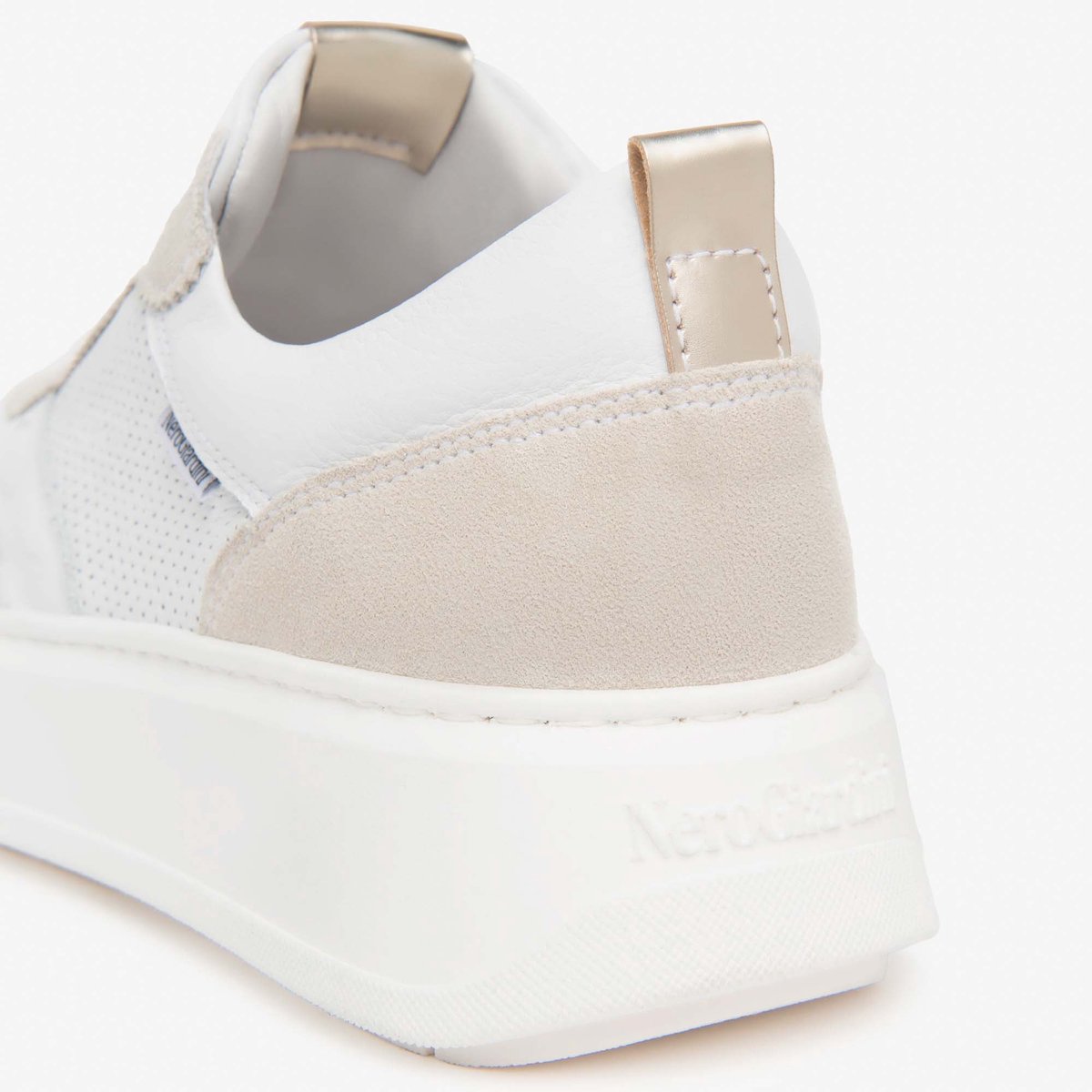 Nerogiardini Sneakers Velour Cile Bianco Cile Bianco T.Brill Platino 607 - Fashion Wear - Vrouwen