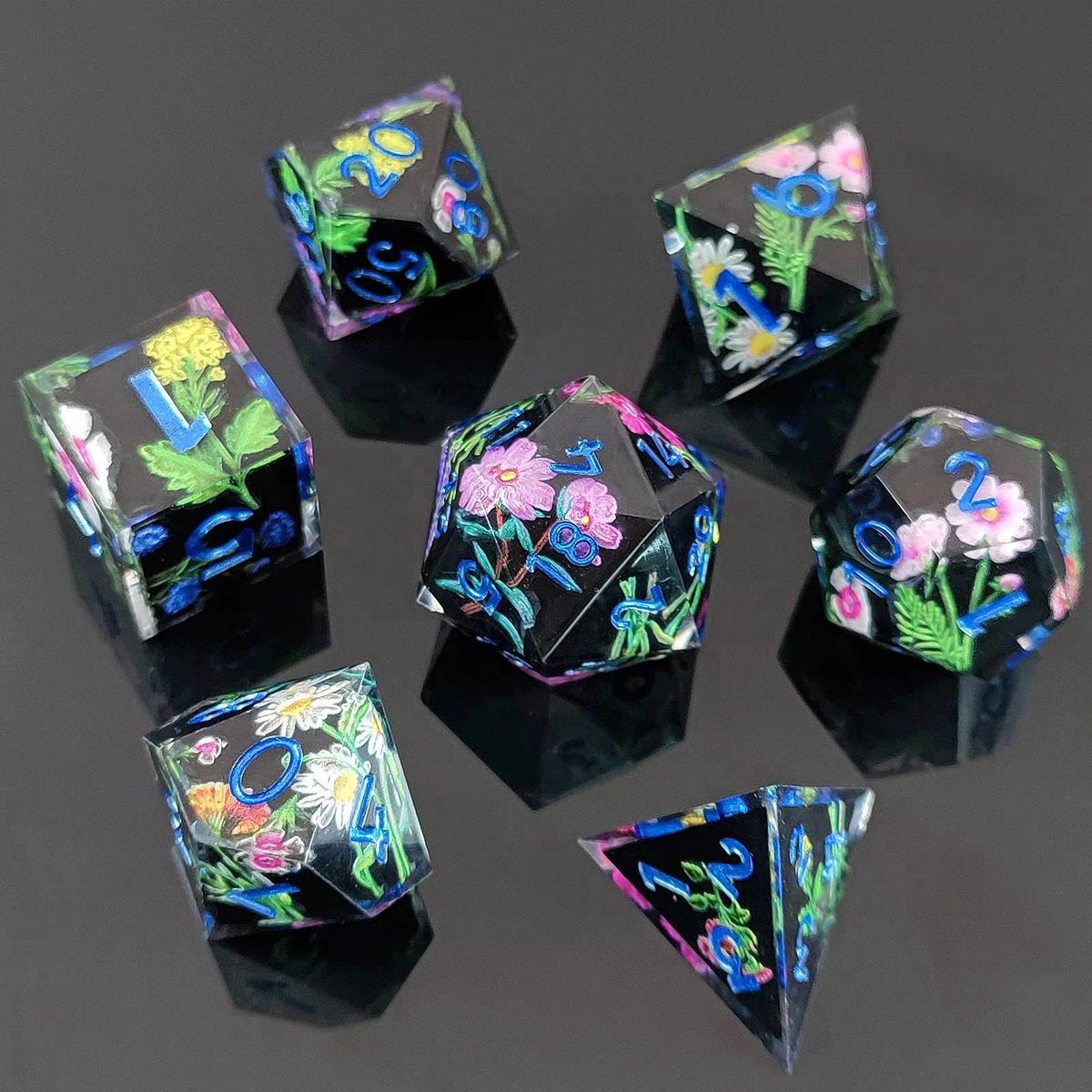 Joya Dice® Polydice Dobbelsteen Set geschikt voor rollenspellen zoals Dungeons and Dragons D&D DnD | Dobbelstenen Set | Dice Set | Resin 7 Stuks Set | Incl. Luxe Opbergdoos | Midnight Bloom