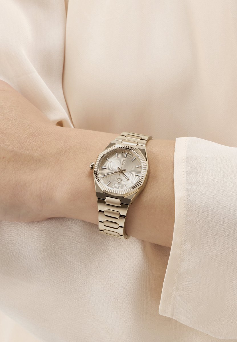 Gc Gc Prodigy Lady Mini Quartz Analoog Horloge Rozengoud-Toon Behuizing: 100% Roestvrij Staal | Armband: Roestvrij Staal 30 mm Z70001L3, Z70002L6, Z70003L1