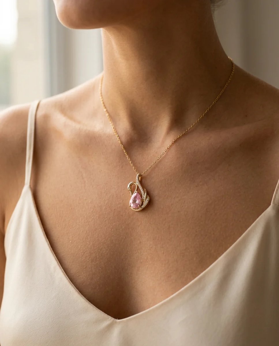 Dorvina Dames Ketting 316L Staal Ketting Goudkleurig Pembe Zwaan Model Zirkonia
