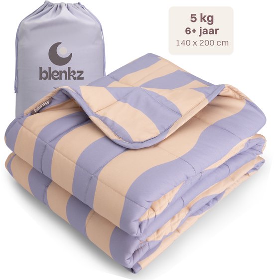 Opgevouwen deken met paarse en beige golvende strepen, met een bijpassende opbergzak.