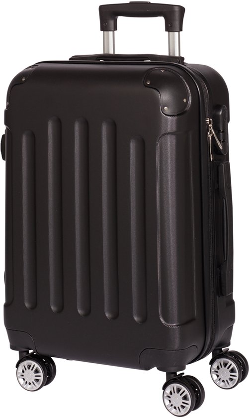 Zwarte handbagage koffer met ribbels, vier spinner wielen en een uitschuifbare handvat.