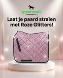 Lichtroze glitter zadeldek met zwarte bies. Greenwalk logo bovenaan.