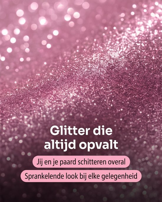 Close-up van roze glitterstof met sprankelende lichteffecten.
