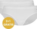 Twee witte hipsters van Ten Cate met een '2+1 GRATIS' sticker.