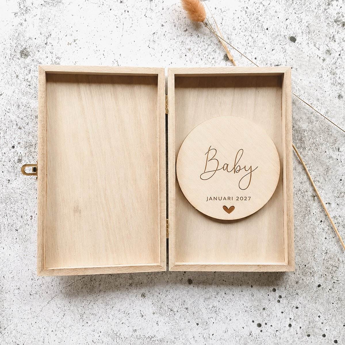 Baby januari 2027 - aankondigingsdoosje met cirkel - zwangerschapsaankondiging - zwanger! - vertellen dat je zwanger bent - houten cirkel
