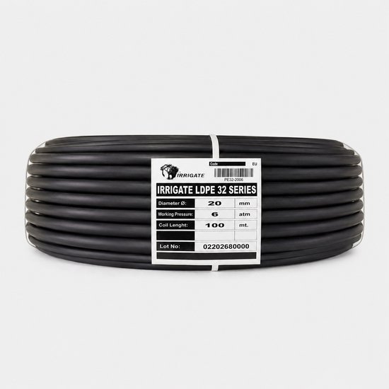 Zwarte LDPE-slang met etiket: Irrigatie LDPE 32 serie, Ø 20mm, 100m, 6 bar.