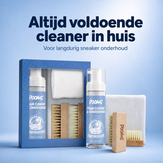Pooms complete sneaker verzorgingsset met 2 flessen schuimreiniger, 3 borstels en 2 doekjes. Blauwe verpakking.