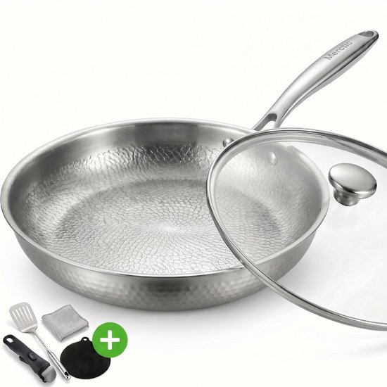 Merctic titanium koekenpan met hamerslagpatroon, inclusief glazen deksel en kookgerei.