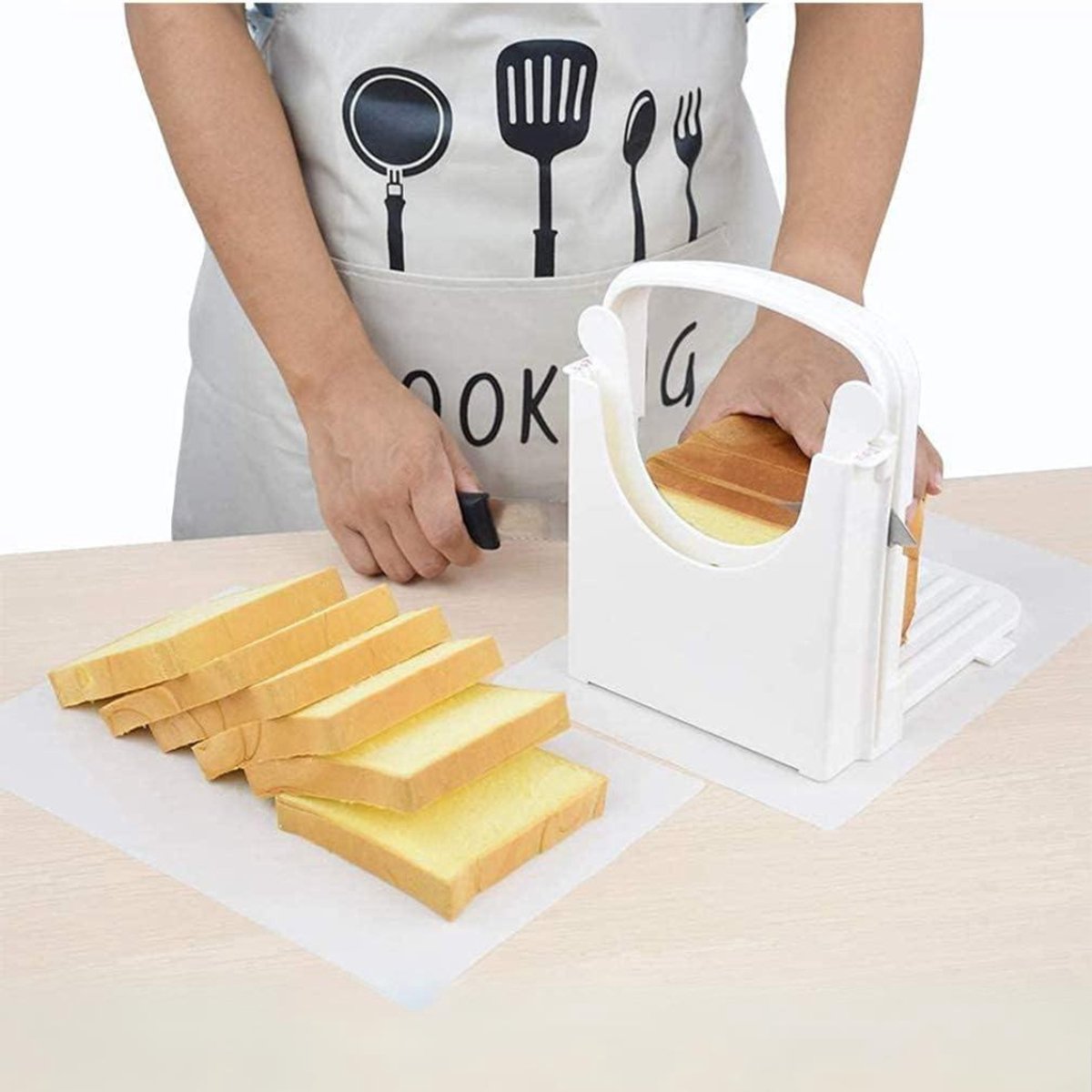 TIM® Broodsnijder Hulpmiddel – Broodsnijmachine Handmatig Met Verstelbare Dikte – Broodplank – Broodsnijplank Ook te gebruiken voor Groente, Kaas En Andere Voedingsmiddelen - Wit - 20cm x 12cm x 17cm; 0.26 kg