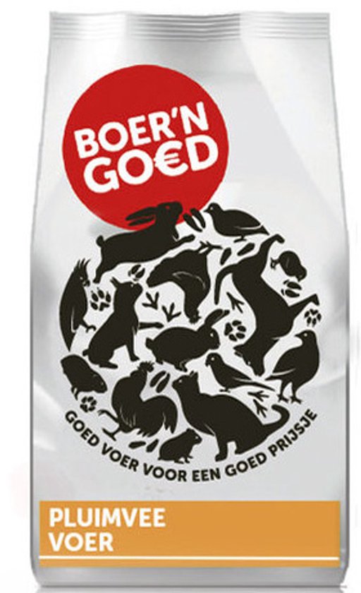 Zak pluimveevoer van Boer'n Goed. Witte zak met rode cirkel en illustratie van diverse dieren.