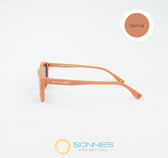Sonnies - Kinderzonnebril Palermo Terra - Leeftijd 7-12 jaar - gepolariseerde glazen voorzien van UV400 bescherming - lichtgewicht frame - buigzaam en flexibel - jongens en meisjes - kinder zonnebril - kleur terracotta van Sonnies — afbeelding 5